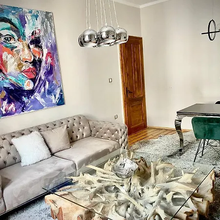 City Center Design 3 Bedroom Apartment Lejlighed *