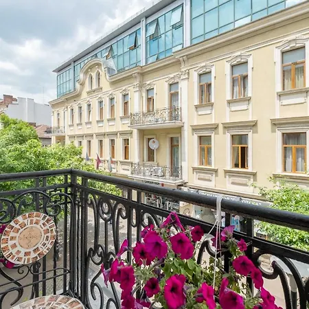 Lejlighed City Center Design 3 Bedroom Apartment *