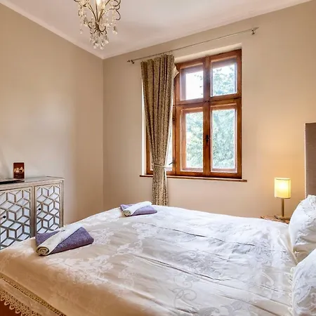 City Center Design 3 Bedroom Apartment Apartment